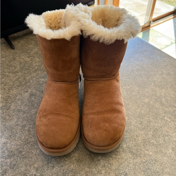 UGG Brown Shearling Bailey Bow Boot size 9 - Picture 1 of 4